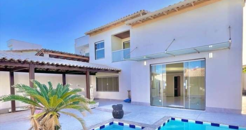 MARAVILHOSA CASA NA QUADRA DO MAR EM INTERLAGOS / VILA VELHA - ES