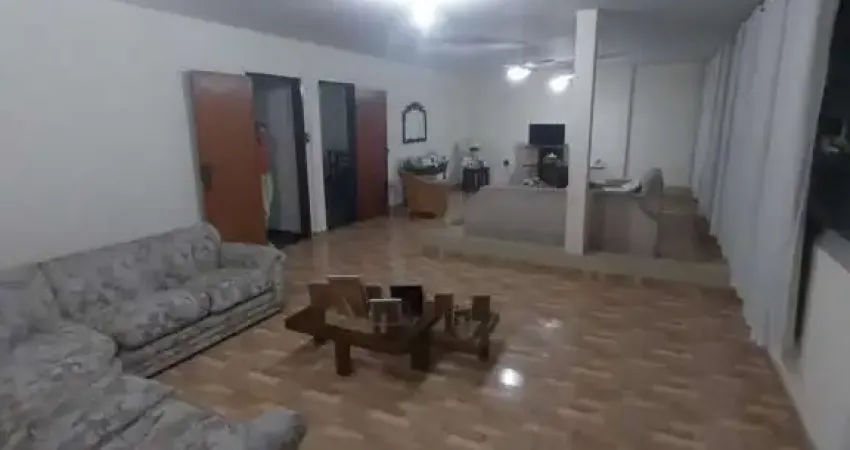 MARAVILHOSO APARTAMENTO COM 4 QUARTOS NO CENTRO DE GUARAPARI