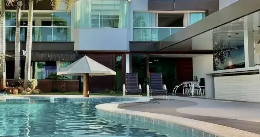 Belíssima casa duplex em Nova Guarapari possuindo fino acabamento.