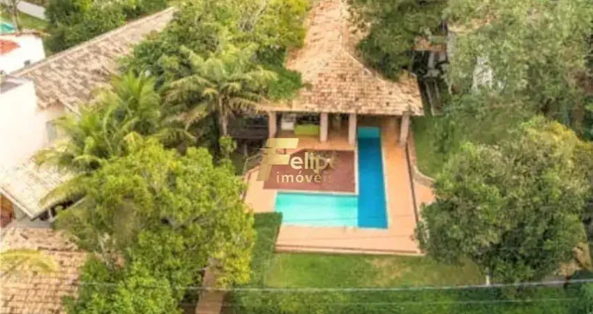 Vende Casa Duplex em Condomínio de Luxo em Guarapari, situado no condomínio mais exclusivo do Estado!!