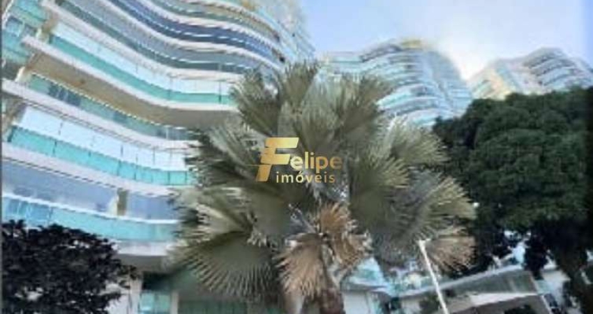 UM FORMIDÁVEL APARTAMENTO COM PLANTA DE 348M² EM UM LUXUOSO CONDOMÍNIO.