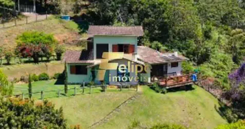 BELÍSSIMO SÍTIO LOCALIZADO EM CONDOMÍNIO FECHADO EM MARECHAL FLORIANO/ES!