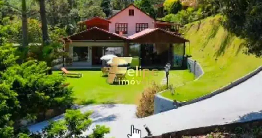 BELÍSSIMA CASA DE CAMPO A VENDA PORTEIRA FECHADA EM CONDOMÍNIO LOCALIZADA EM MARECHAL FLORIANO/ES!