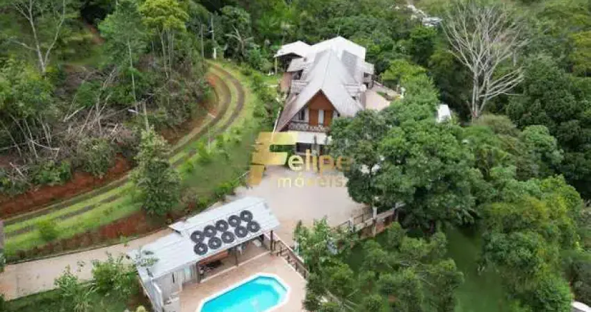 CASA DE CAMPO ALTO PADRÃO EM CONDOMÍNIO FECHADO COM PORTARIA 24 HORAS.