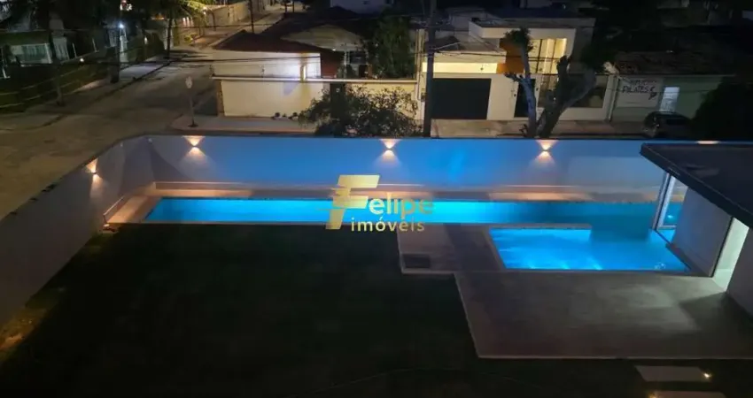 Belíssima casa duplex de alto padrão com acabamentos modernos, ambientes amplos e uma linda piscina, à venda em interlagos, vila velha/es!