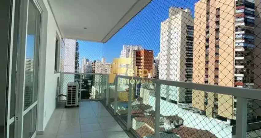 Ótimo apartamento de 2 quartos localizado próximo à praia e shopping.
