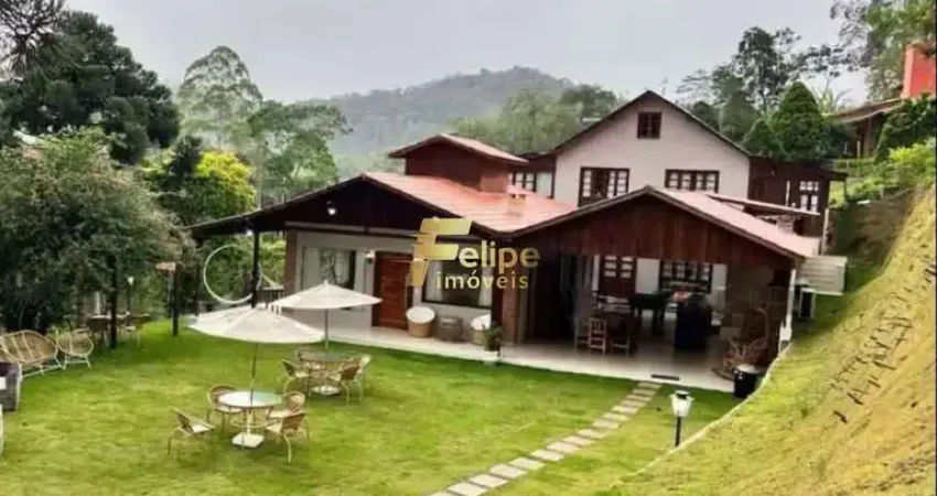 Um paraíso em meio a mata atlântica. casa de campo moderna alto padrão mobiliada com porteira fechada.