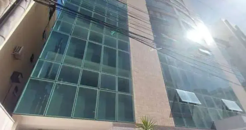 Apartamento a uma quadra da praia com 3 quartos e 1 suíte / praia do morro