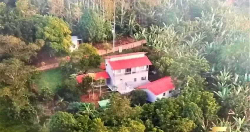 Maravilhoso sítio com 37.000m² e casa sede em amarelos / guarapari - es
