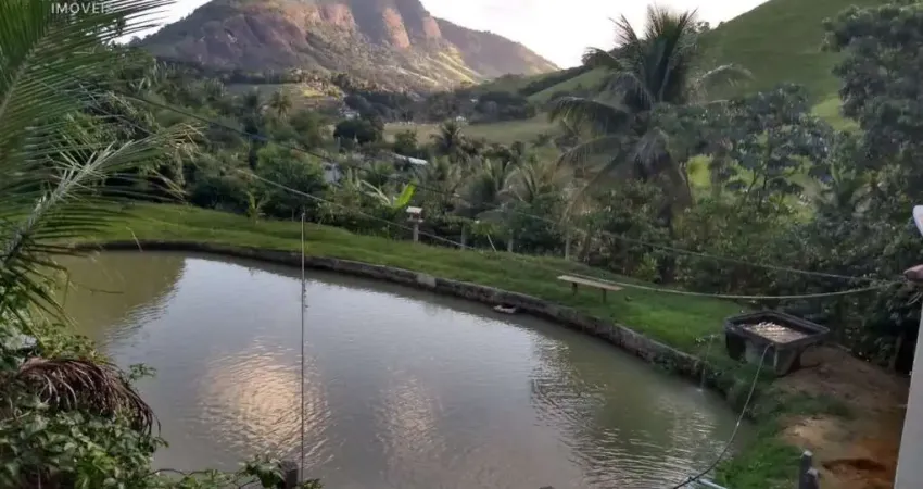 Excelente sítio com piscina,vista privilegiada e terreno para plantação