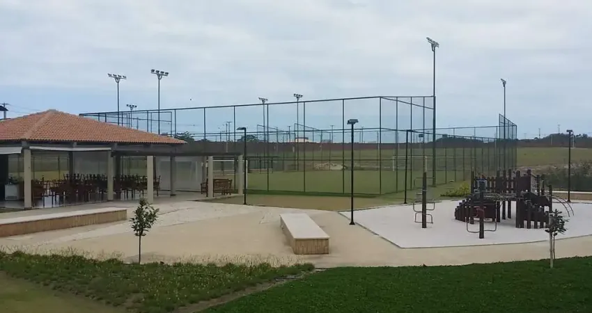 Excelente terreno em condominio fechado com área de lazer completa