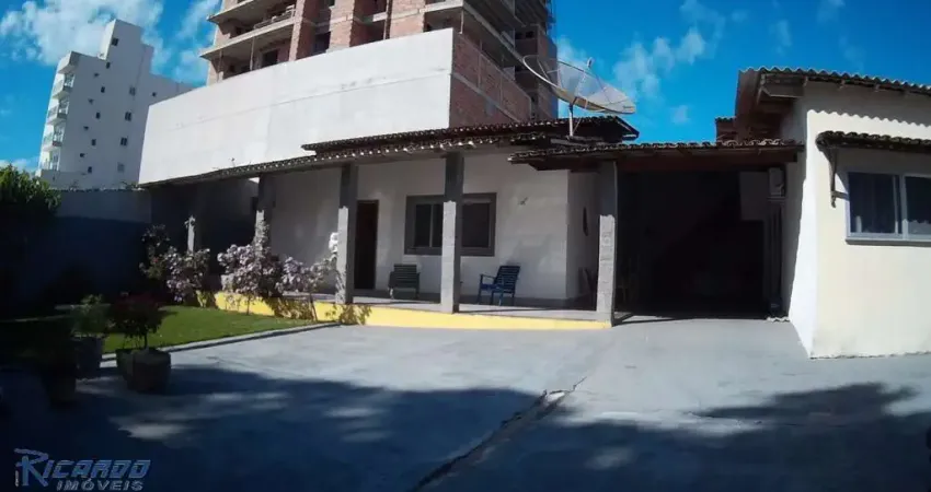 Excelente casa à venda com 4 quartos  na praia do morro em guarapari-es.