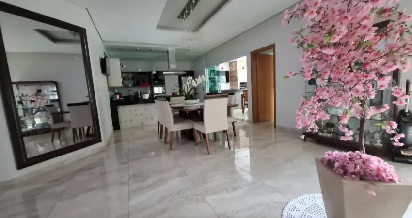 Casa com 4 quartos à venda no Jardim Regina, Botucatu 