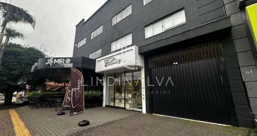 Apartamento ou ponto comercial na Vila, com amplo espaço e ótima localização