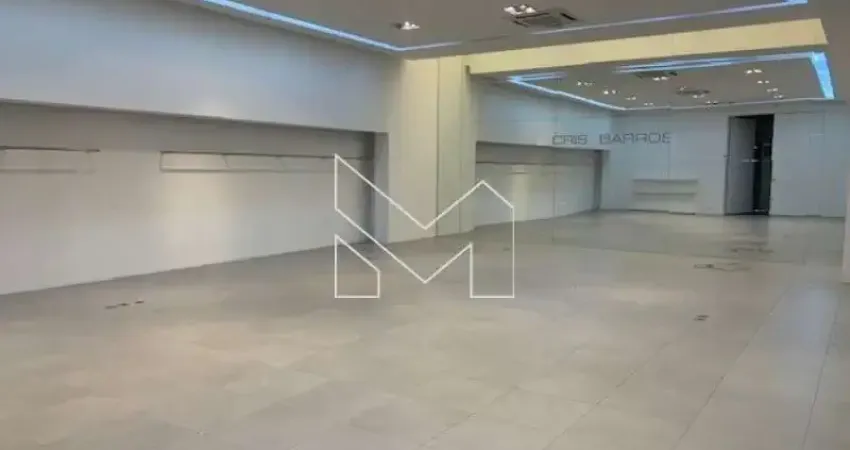 Barracão / Galpão / Depósito à venda na Vila Olímpia, São Paulo