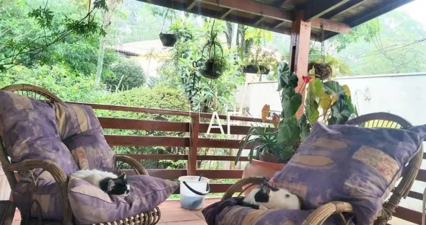 Casa (casa padrão) para venda, 3 dorm(s), 1 suite(s), 5 vaga(s), 450 m²