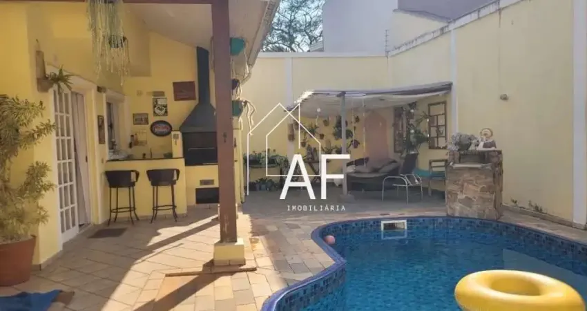 Casa de alto padrão na rua privativa e silenciosa localizado no city américa.