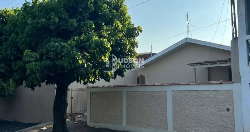 Casa para Venda em Bauru, Parque Vista Alegre, 3 dormitórios, 1 suíte, 2 banheiros, 3 vagas