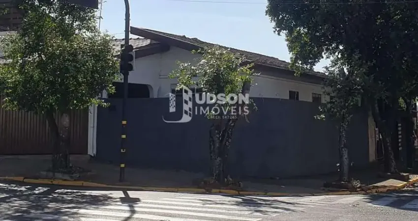 Casa para Venda em Bauru, Vila Cardia, 3 dormitórios, 1 suíte, 3 banheiros, 2 vagas