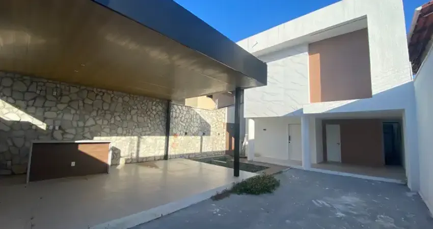 Casa duplex solta são 4 quartos, piscina com hidromassagem no bairro josé de alencar