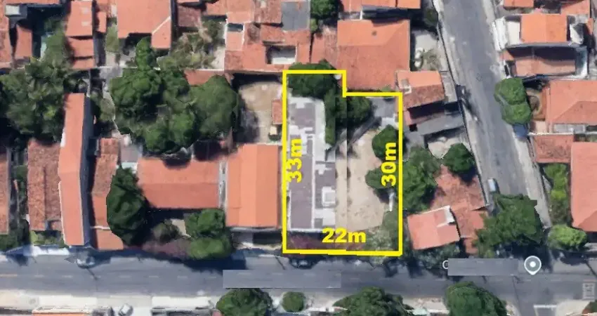 Casa plana com amplo terreno, bairro parquelândia, 693m²,  para morar, investir ou empreender