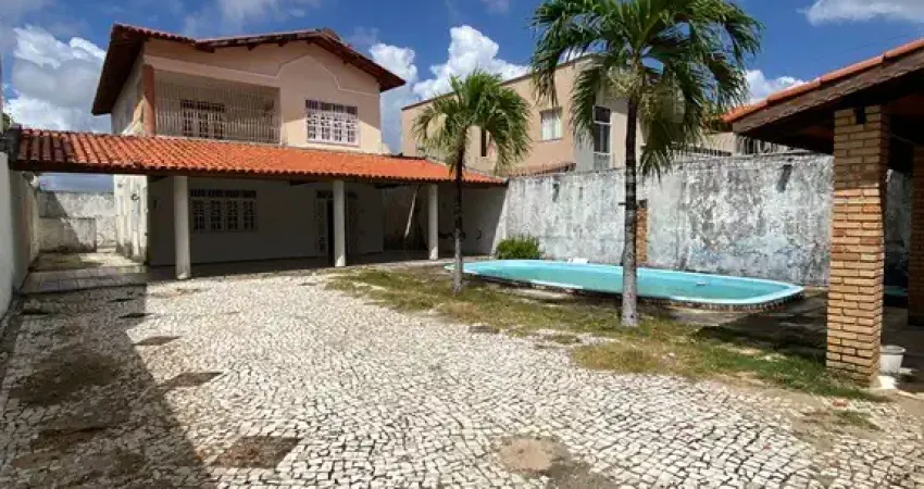 Casa duplex com 4 quartos, 10 vagas de garagem, piscina, deck e churrasqueira no bairro luciano cavalcante