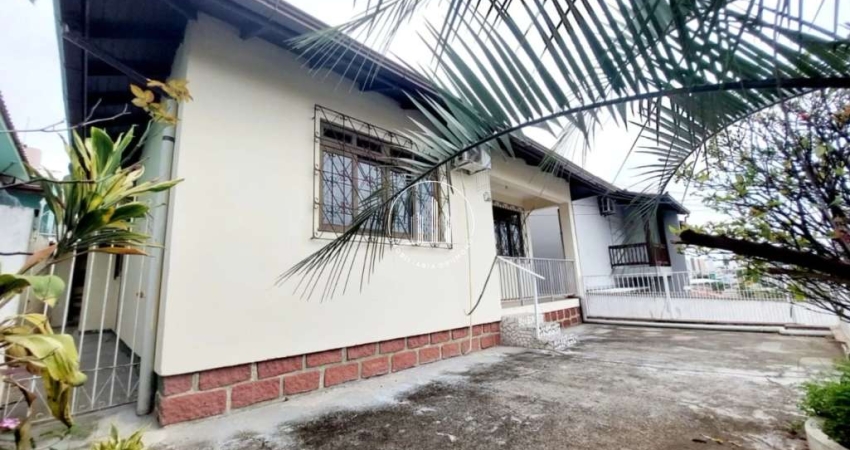 Casa com 3 quartos à venda na Rua Joaquim Carneiro, 1, Abraão, Florianópolis