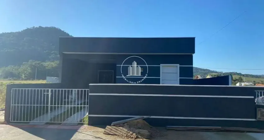 Casa com 3 quartos, sendo 1 suíte em Forquilhas - São José