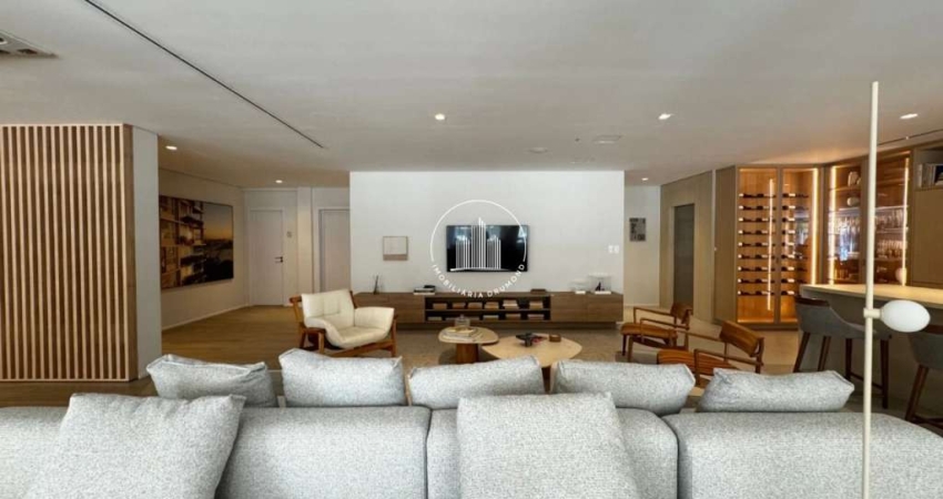 Apartamento 3 Quartos com 3 Suítes e 175m² - Centro