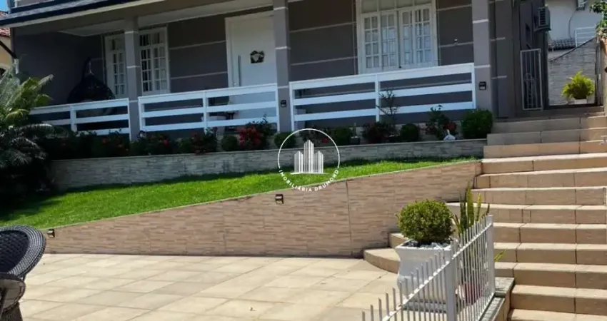 Casa com 3 quartos à venda na Rua Rosa Emília da Costa, 95, Centro, São José