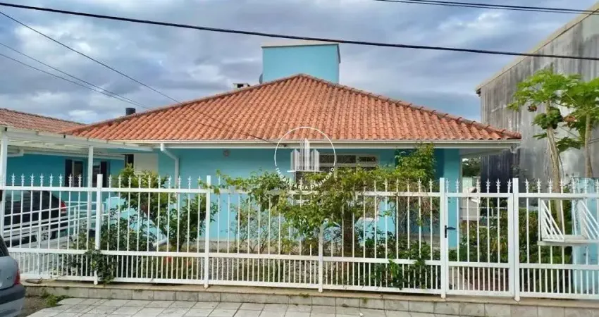 Casa com 3 quartos à venda na Rua Regina Terezinha Silveira, 616, Centro, São José