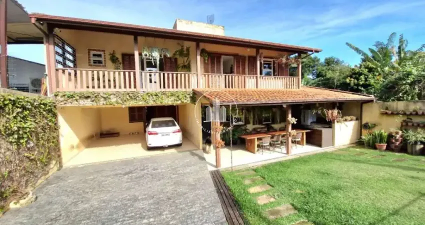 Casa 3 Quartos com 1 Suíte e 241m² - Fazenda Santo Antônio - JMS