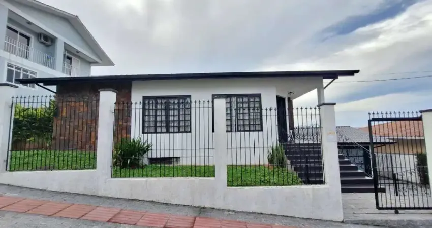 Casa com 4 quartos à venda na Rua Waldir Tolentino Rosar, 23, Centro, São José