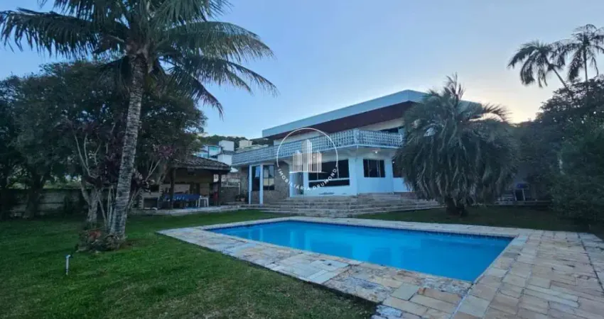 Casa com 4 quartos à venda na Rua Assis Brasil, 470, Ponta de Baixo, São José