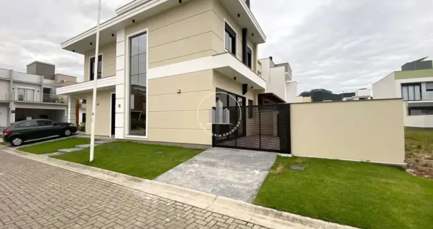 Casa de Alto Padrão com 3 dormitórios no Deltaville, Biguaçu