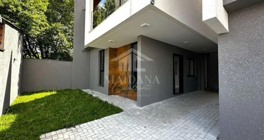 Sobrado Triplex Novo com 03 dormitórios sendo 01 suíte à Venda, Uberaba, Curitiba, PR