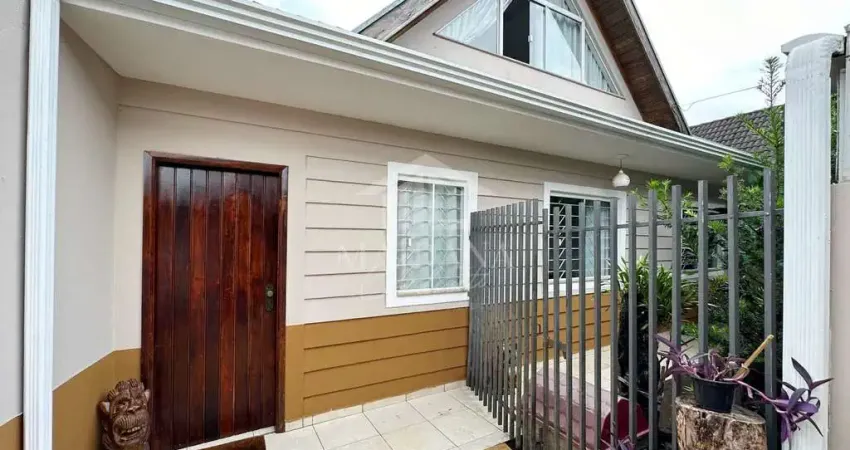 Casa à venda com 04 dormitórios, móveis na cozinha Bom Jesus, São José dos Pinhais, PR