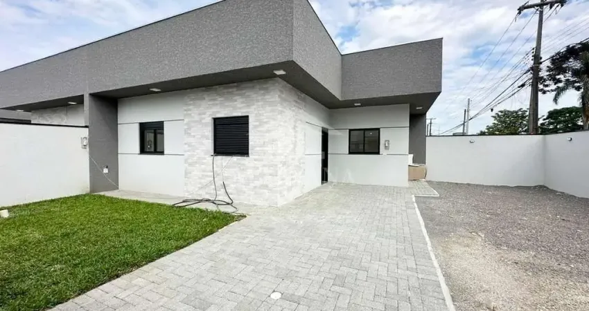 Casa de esquina com amplo espaço de terreno , com 03,dormitórios à venda no bairro afonso pena em s