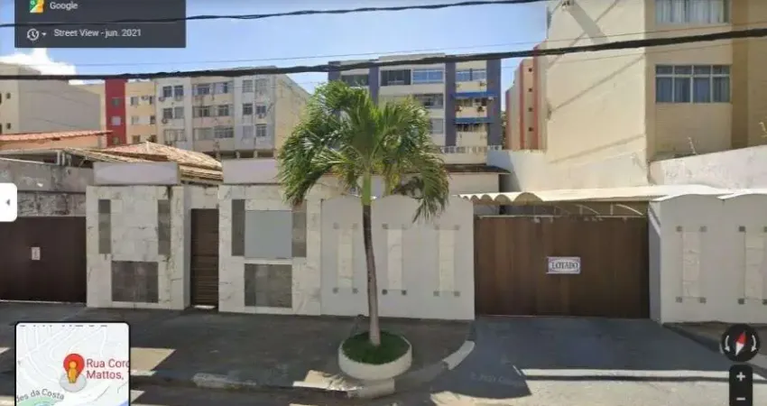 Oportunidade área de 700m² com galpão de 400m²- 15 vagas de garagem - Costa Azul