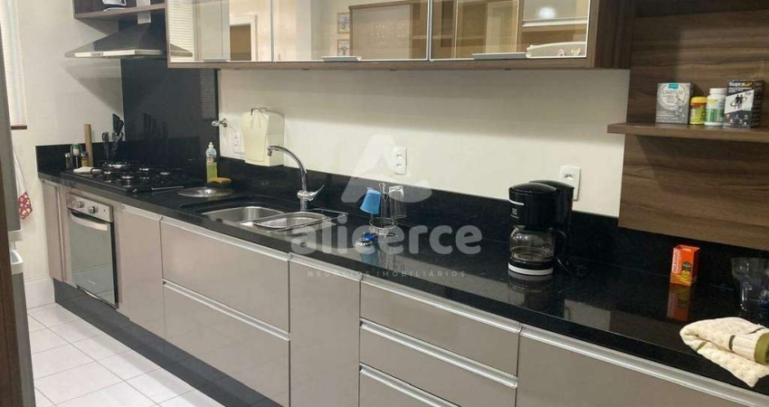 Excelente Apartamento de 3 dormitórios no Kobrasol ,semi mobiliado.