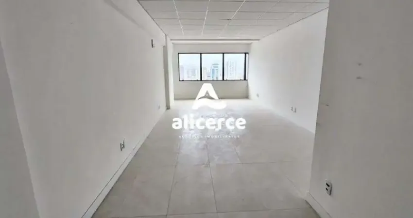 Sala comercial à venda na Rua Fúlvio Aducci, 627, Estreito, Florianópolis