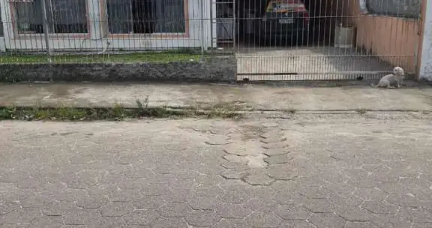 Casa à venda com 4 quartos 1 suíte, 180m² em Caminho Novo Palhoça