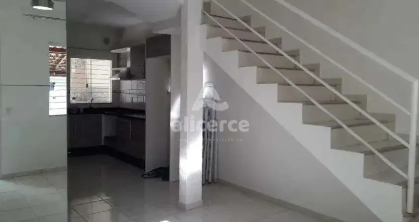 Sobrado à venda com 2 quartos , 70m² em Forquilhas São José