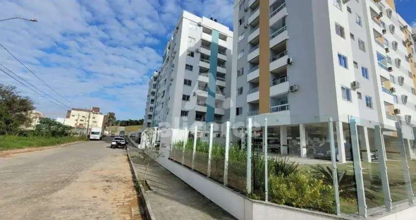 Apartamento á venda com 02 Dormitórios em Areias - São José -SC.