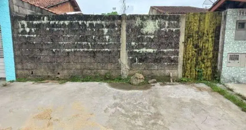 Terreno á 1000 metros do mar , em rua pavimentada próximo ao atacadão