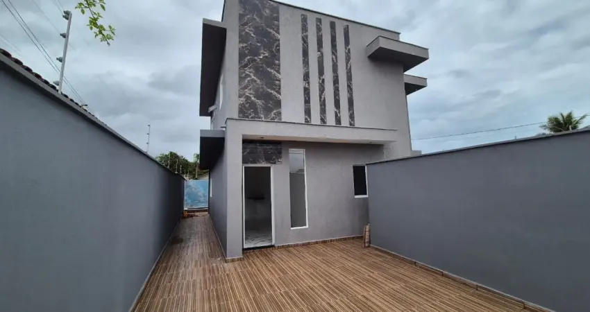 Casa sobreposta para venda no bairro palmeiras, localizado na cidade de itanhaém / sp