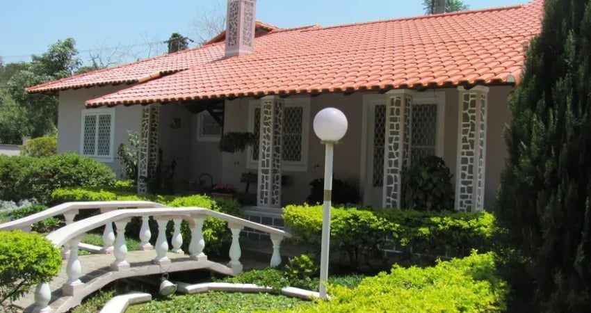 Casa com 4 quartos a venda em excelente bairro - Terreno 100% plano