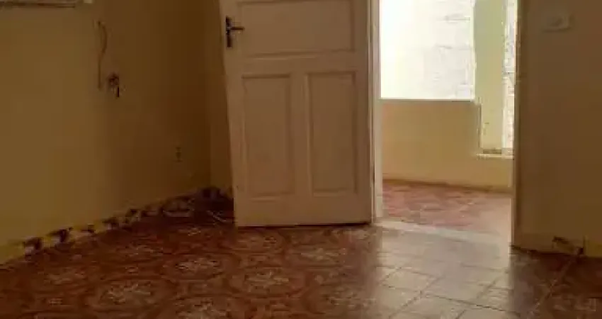 Casa independente, linear! 2 quartos, r$ 1.390,00- centro mesquita, rj