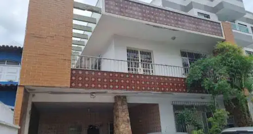 Casa com 3 dormitórios à venda, 339 m² por R$ 620.000,00 - Brasilândia - São Gonçalo/RJ