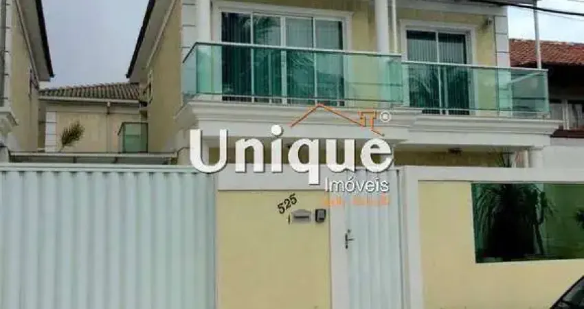 Linda casa com 3 suítes no Portinho à venda Por R$ 980.000,00.